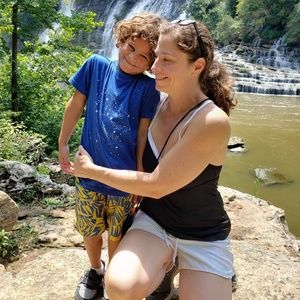 Meet your Posher, Jennifer